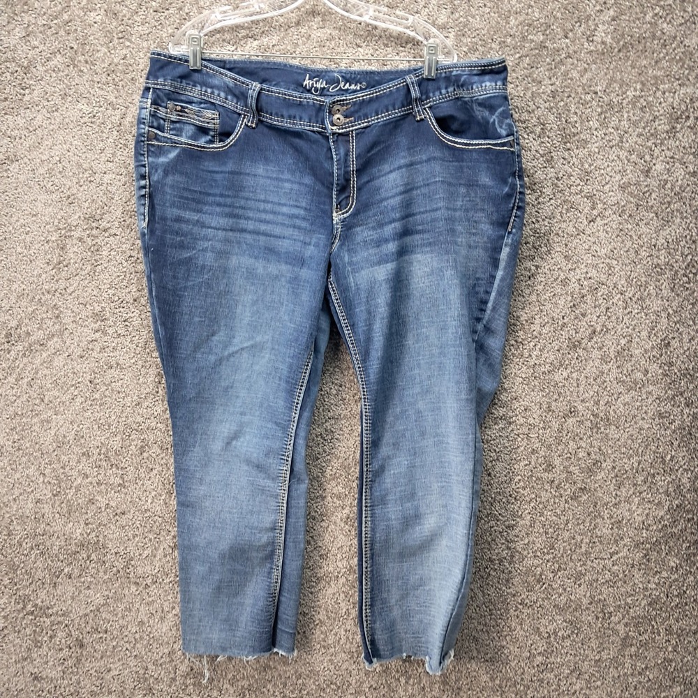 Ariya Jeans Womens 22 Short Medium Wash Embroidered‎ Flap Pocket Raw Hem Denim